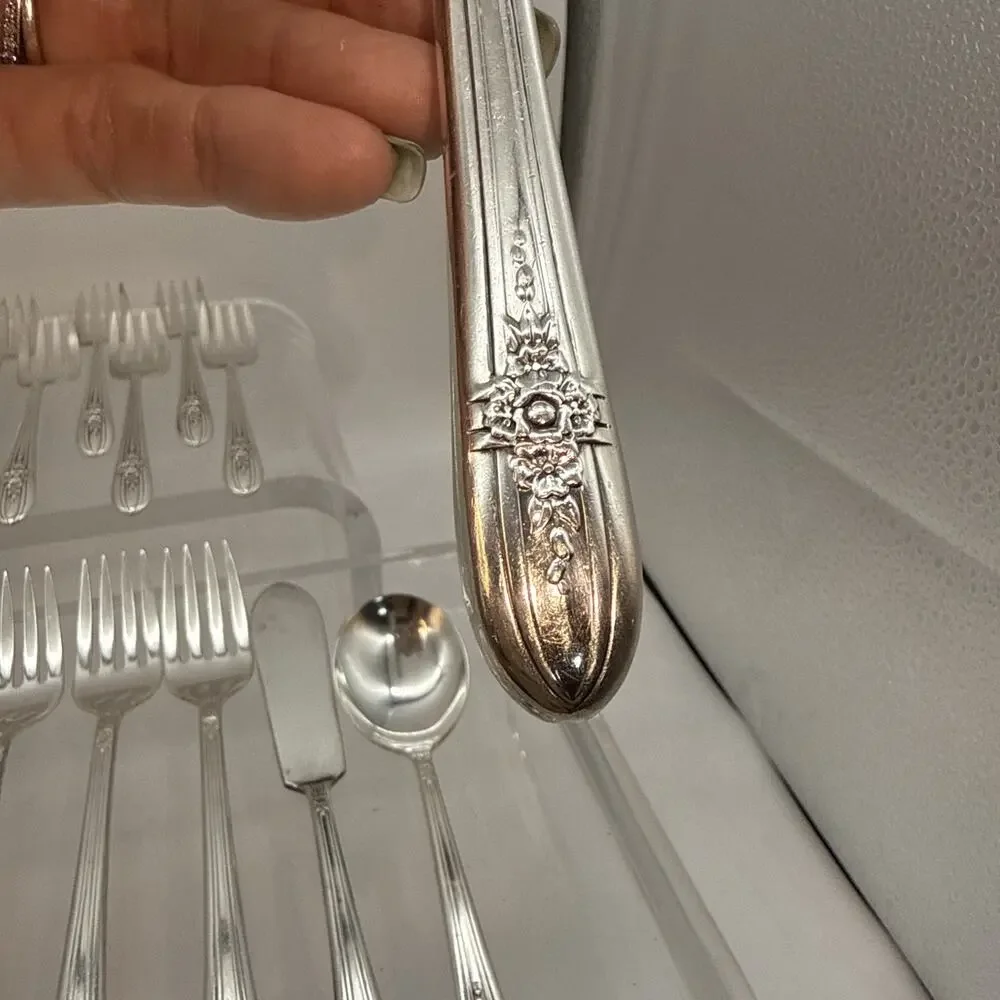 40-Piece Vintage Wm. Rogers Mfg. Co. Triumph Pattern Silverplate Flatware Set